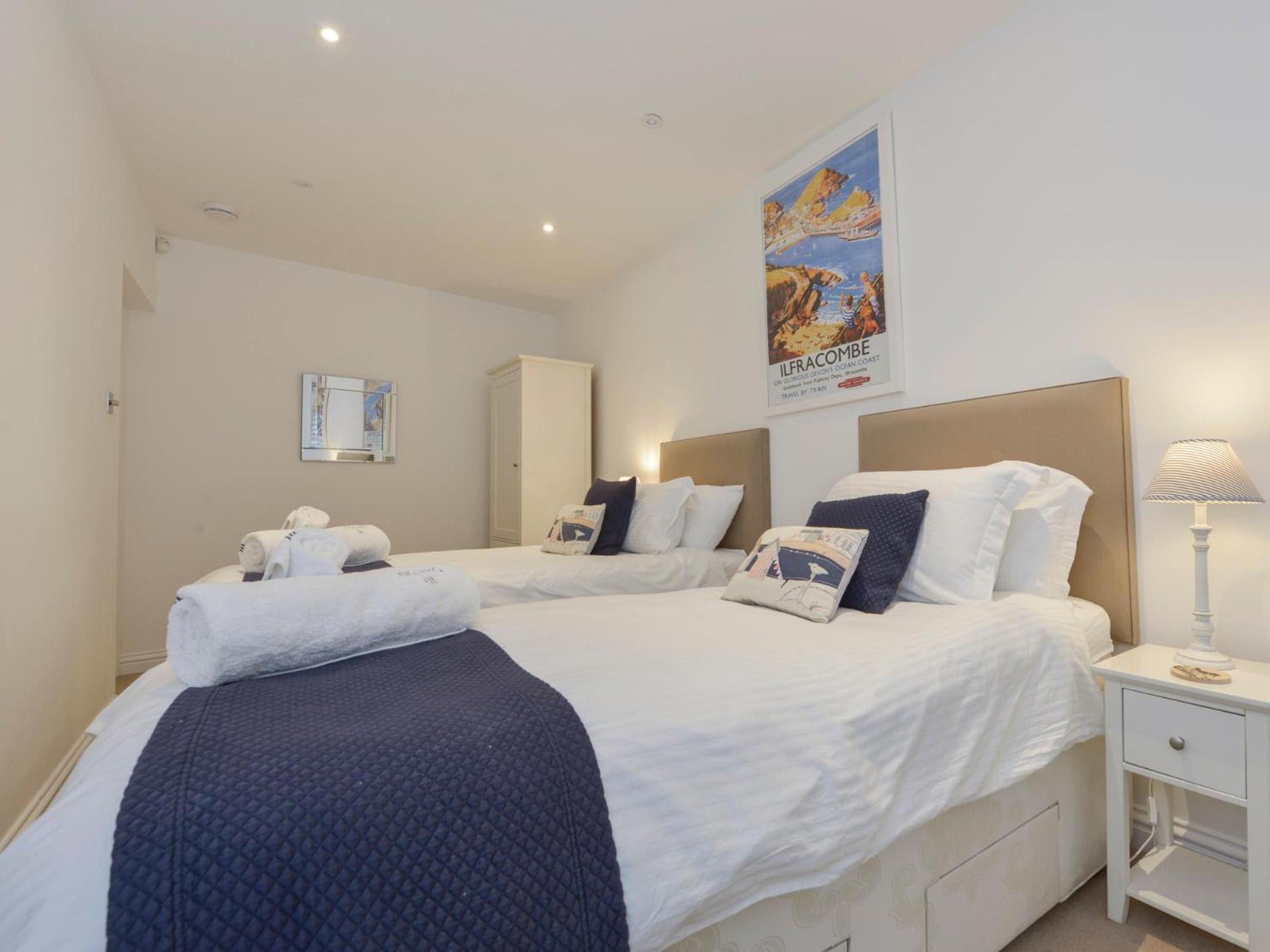 Апартаменты 10 Cove View Ильфракомб Экстерьер фото